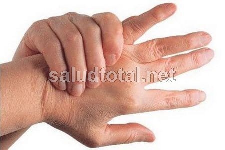 Ve cuáles son los síntomas de artritis en las manos